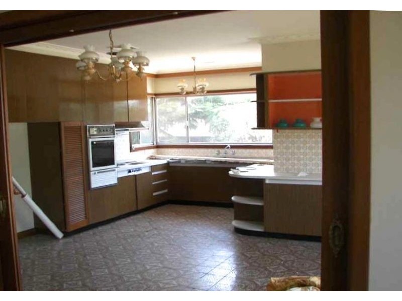 19 Moores Road, Clyde VIC 3978