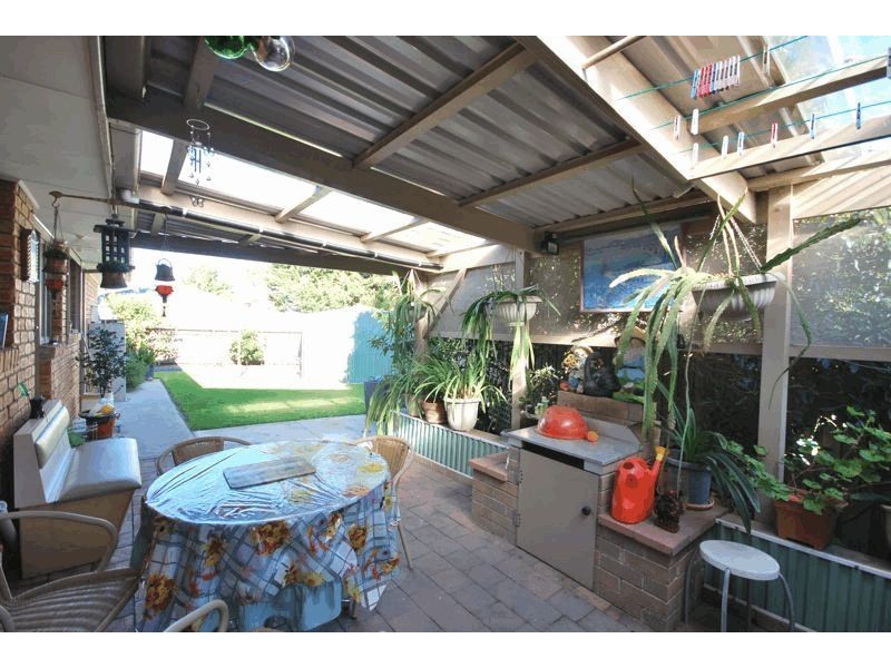 29 Frances Crescent, Cranbourne North VIC 3977