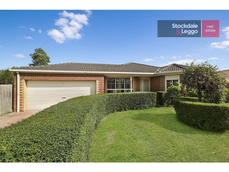 37 Horsfield Street, Cranbourne North VIC 3977
