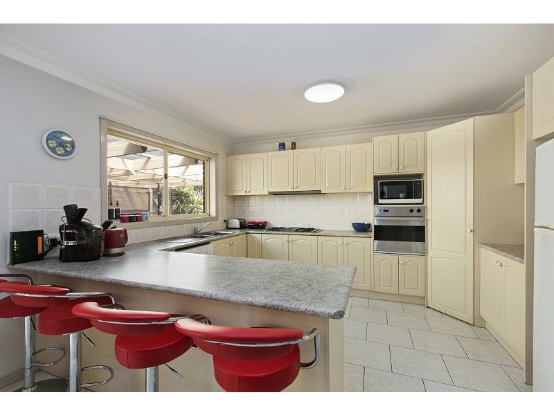 37 Horsfield Street, Cranbourne North VIC 3977