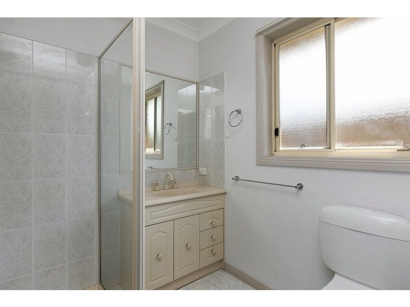 37 Horsfield Street, Cranbourne North VIC 3977