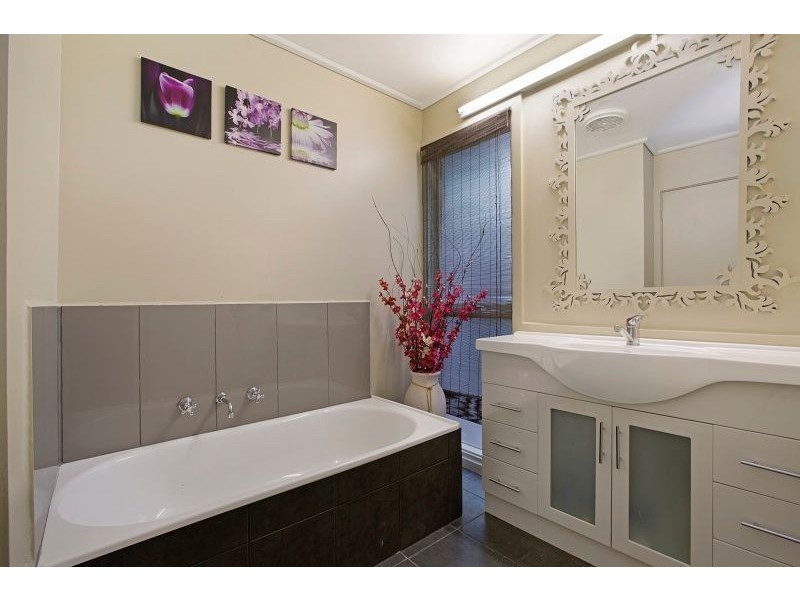 43 Spring Road, Junction Village VIC 3977