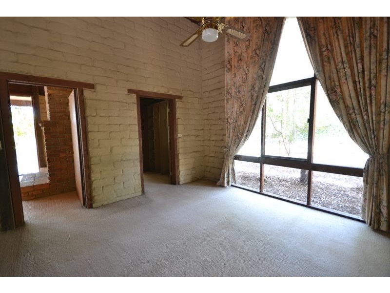 75 Browns Road, Devon Meadows VIC 3977