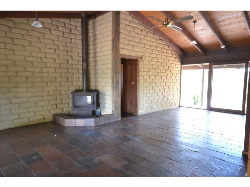 75 Browns Road, Devon Meadows VIC 3977