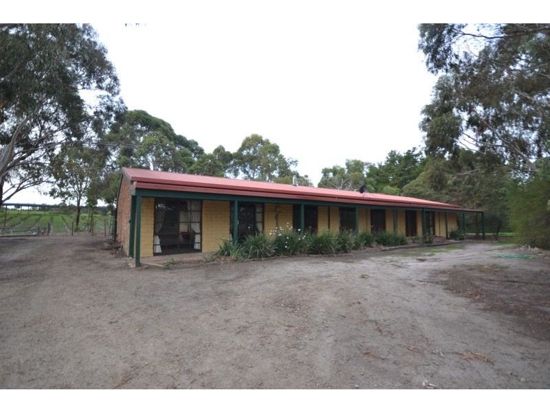 75 Browns Road, Devon Meadows VIC 3977