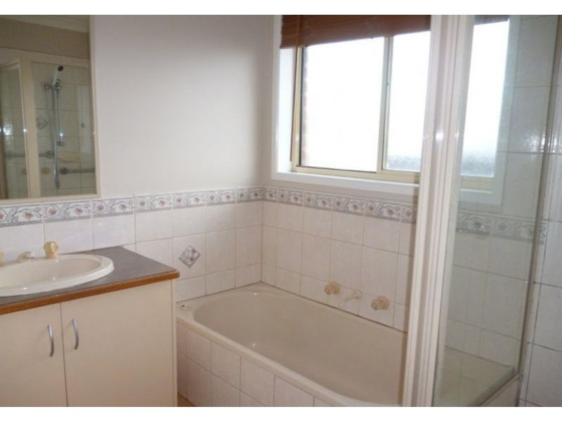 1/25 Coriyule Court, Cranbourne North VIC 3977