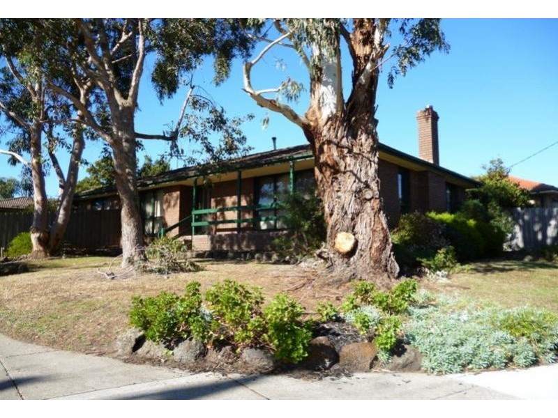 28 Hawdon Drive, Cranbourne VIC 3977