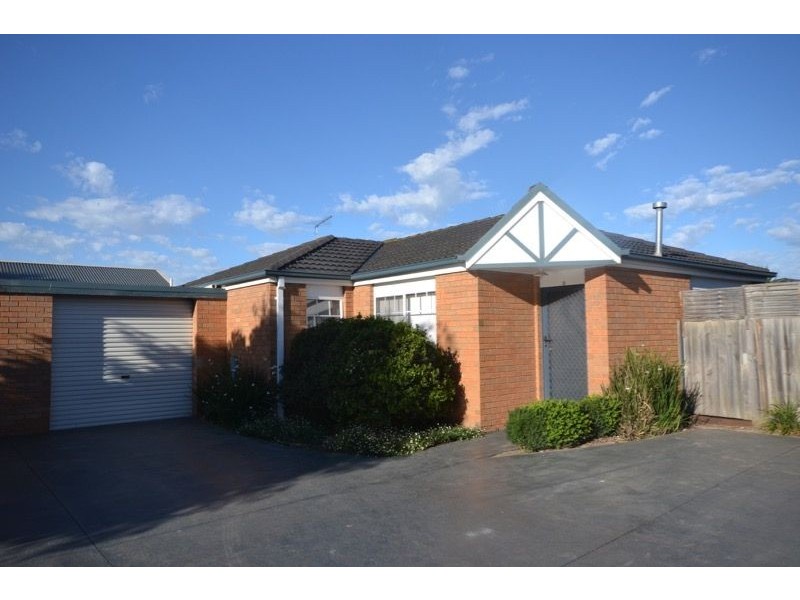 2/245 Monahans Road, Cranbourne West VIC 3977
