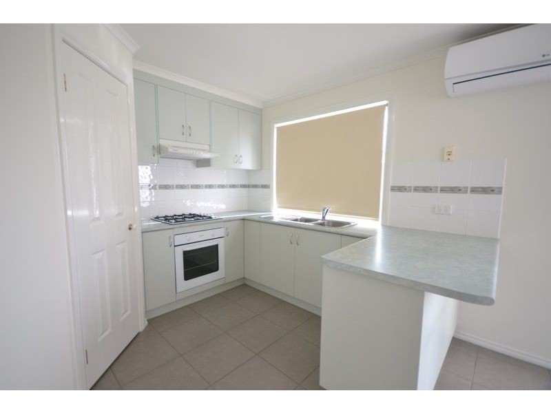 2/245 Monahans Road, Cranbourne West VIC 3977