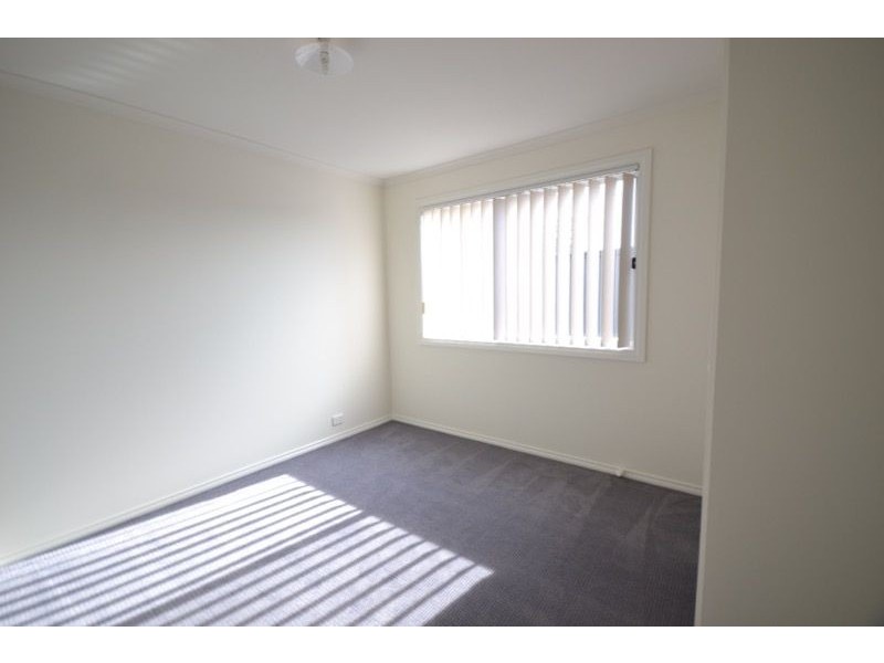 2/245 Monahans Road, Cranbourne West VIC 3977