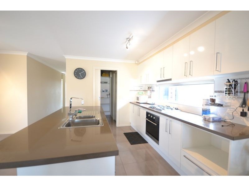 32 Hayton Park Boulevard, Cranbourne West VIC 3977