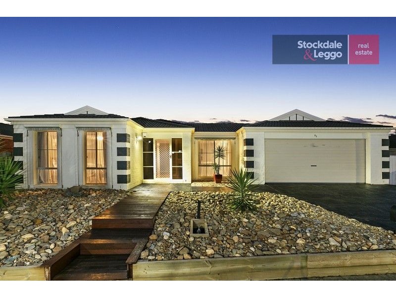 51 Bernborough Avenue, Cranbourne West VIC 3977