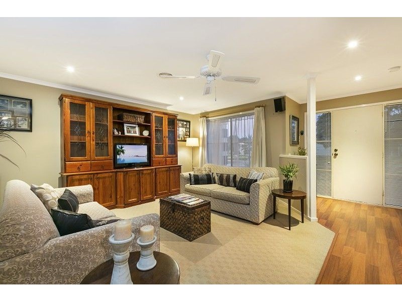51 Bernborough Avenue, Cranbourne West VIC 3977