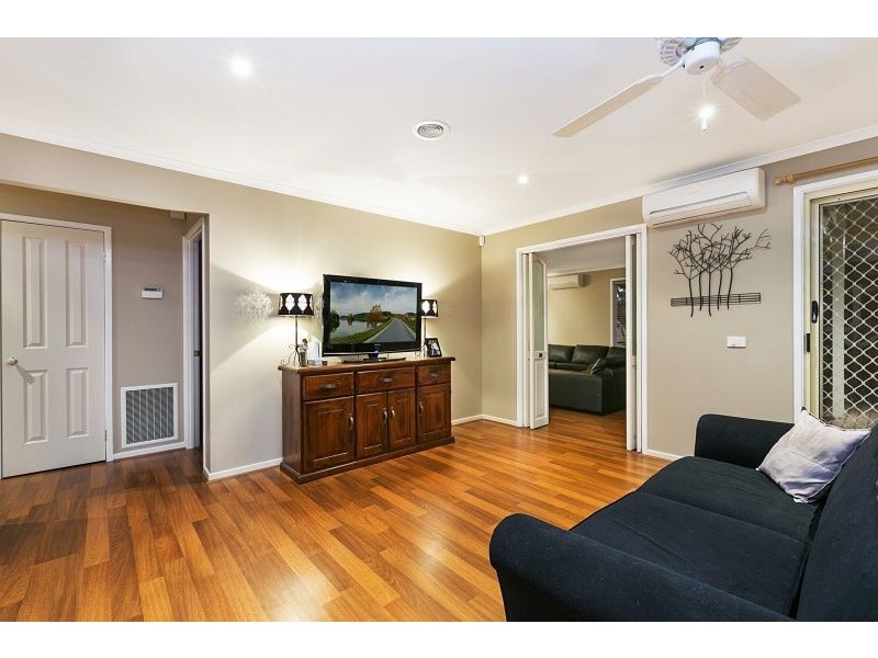 51 Bernborough Avenue, Cranbourne West VIC 3977