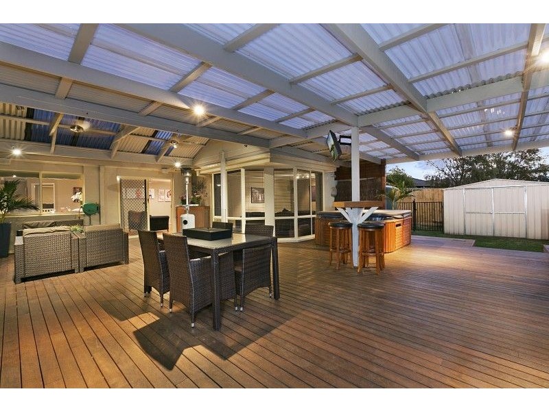 51 Bernborough Avenue, Cranbourne West VIC 3977