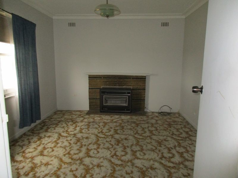 13 Moores Road, Clyde VIC 3978