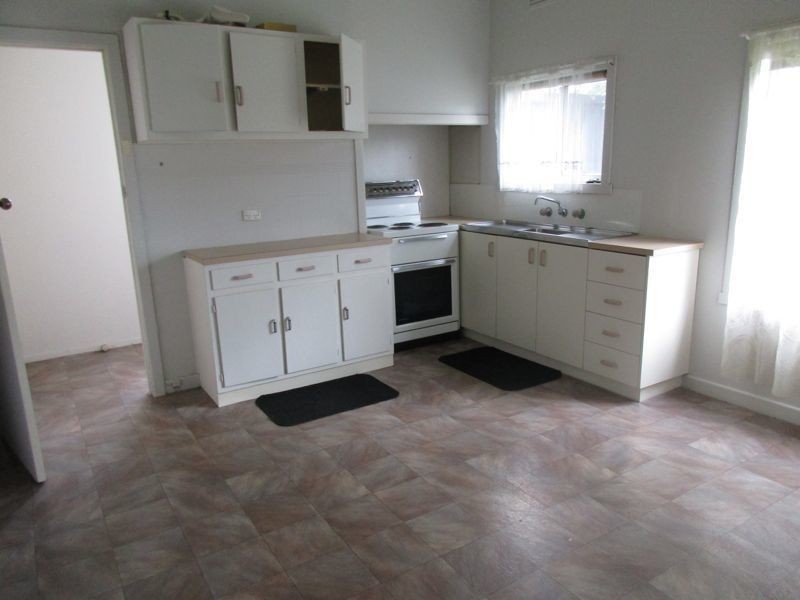 13 Moores Road, Clyde VIC 3978