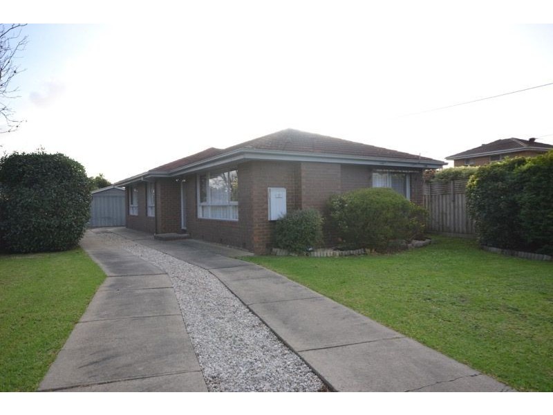 33 Harry Street, Cranbourne VIC 3977