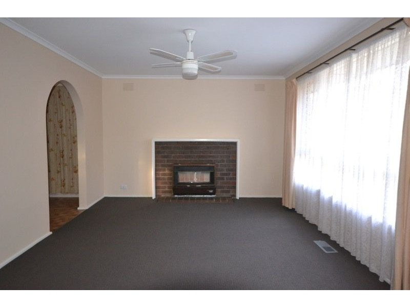 33 Harry Street, Cranbourne VIC 3977
