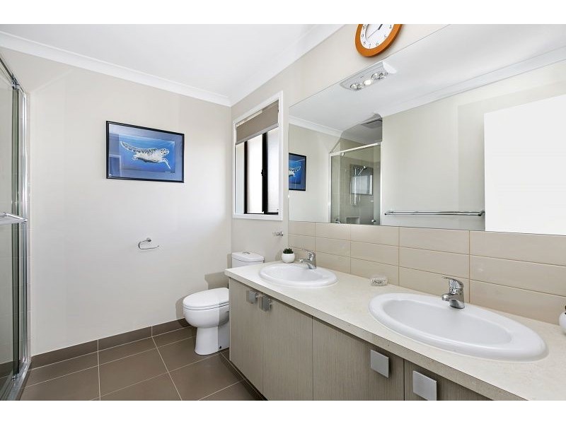 18 Emu Bush Drive, Cranbourne West VIC 3977