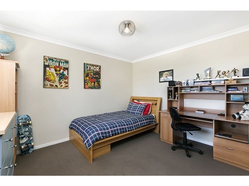 18 Emu Bush Drive, Cranbourne West VIC 3977