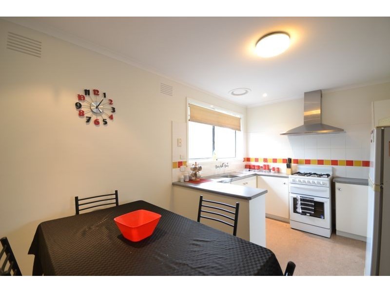 2/28 Latrobe Street, Cranbourne VIC 3977