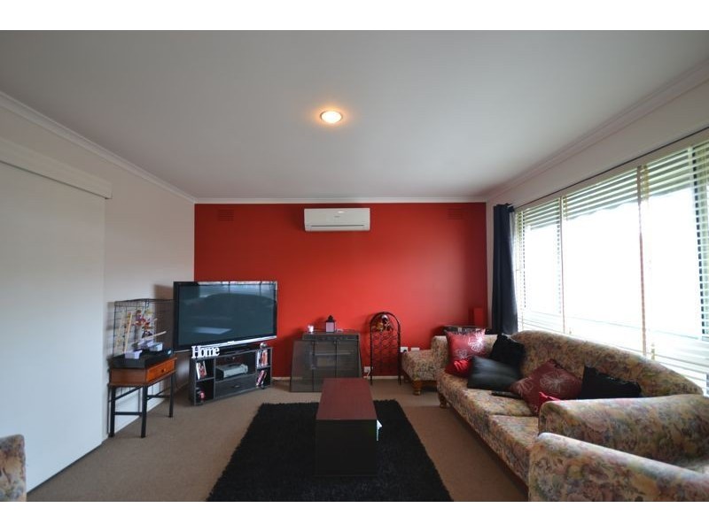 2/28 Latrobe Street, Cranbourne VIC 3977
