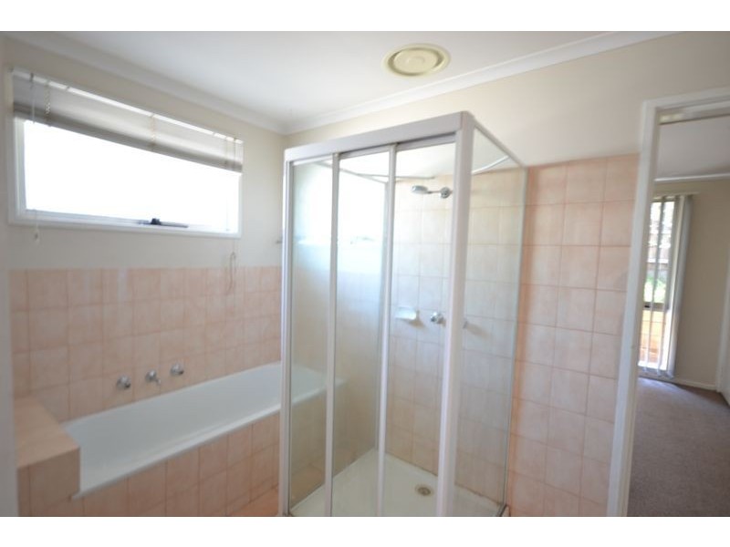 1 Mulberry Court, Cranbourne North VIC 3977