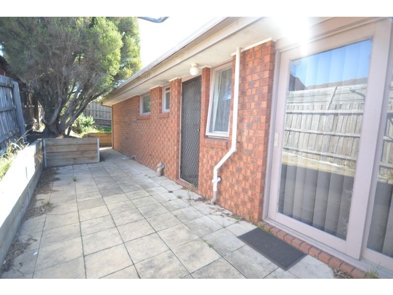 1 Mulberry Court, Cranbourne North VIC 3977