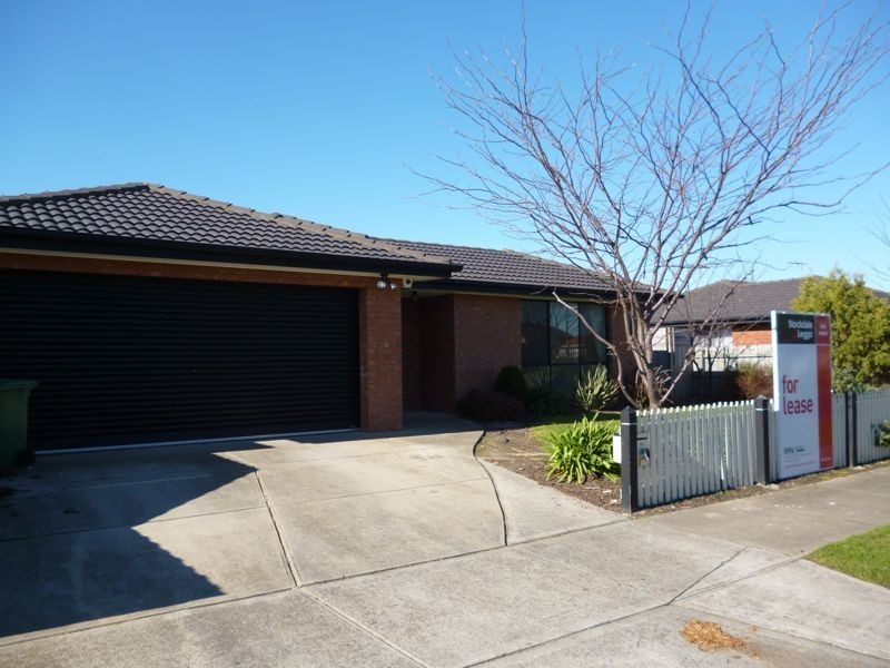12 Barham Way, Cranbourne East VIC 3977
