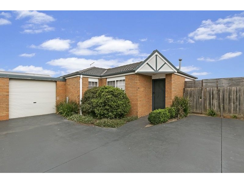 2/245-247 Monahans Road, Cranbourne West VIC 3977