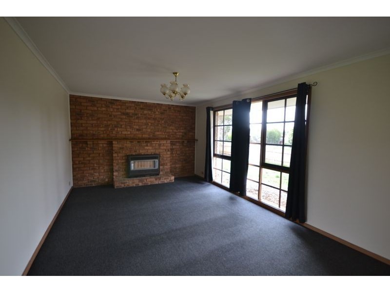 20 Courtenay Avenue, Cranbourne North VIC 3977