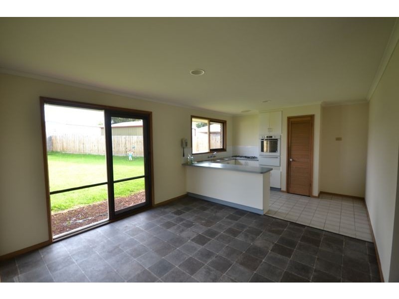 20 Courtenay Avenue, Cranbourne North VIC 3977