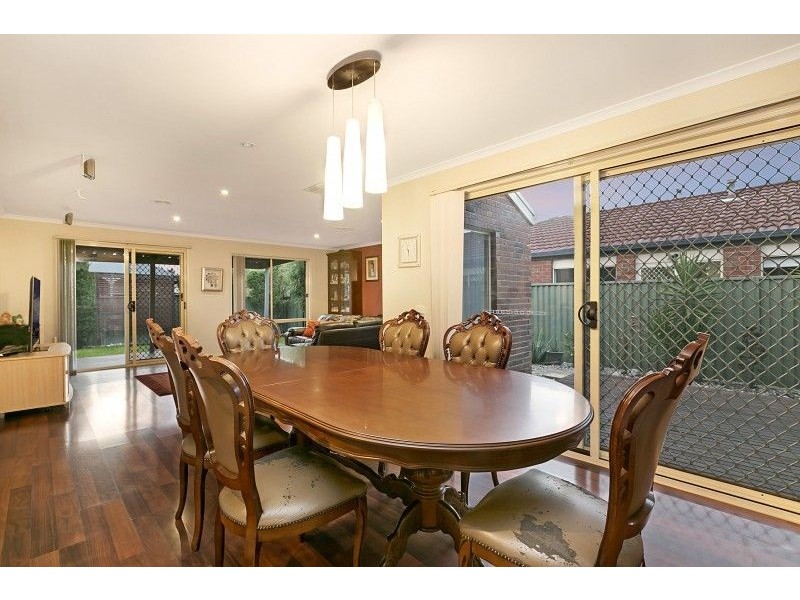 23 Scotsdale Drive, Cranbourne East VIC 3977