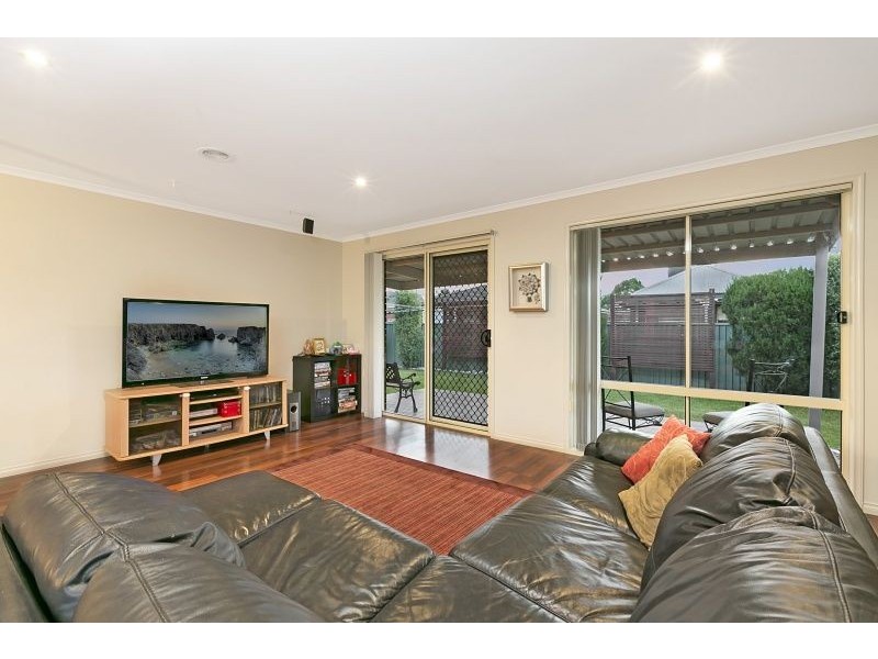 23 Scotsdale Drive, Cranbourne East VIC 3977