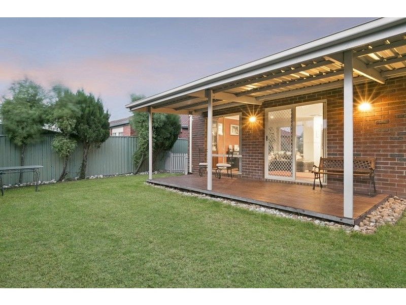 23 Scotsdale Drive, Cranbourne East VIC 3977