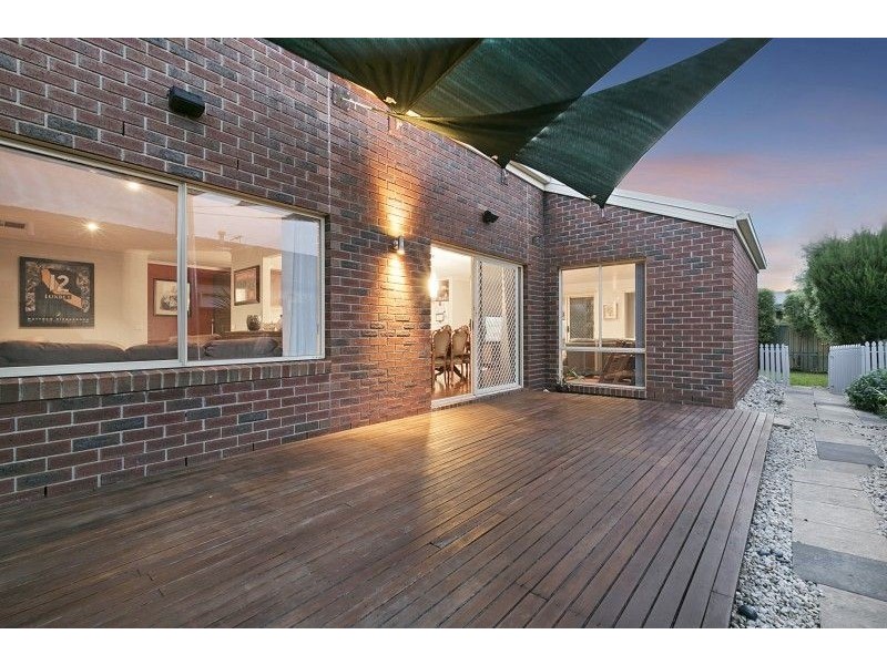 23 Scotsdale Drive, Cranbourne East VIC 3977