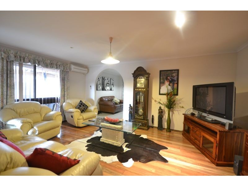 6 Fairbairn Road, Cranbourne VIC 3977