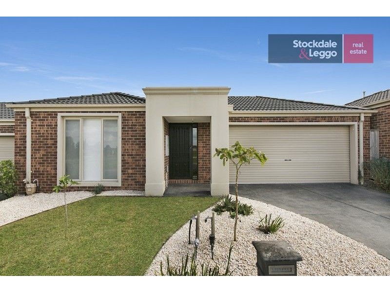31 Evesham Street, Cranbourne North VIC 3977