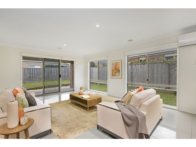 31 Evesham Street, Cranbourne North VIC 3977