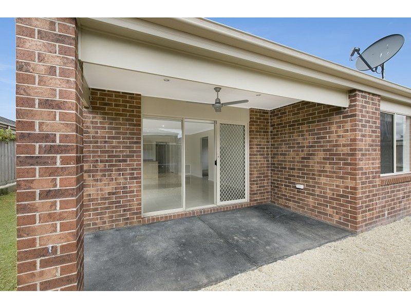 31 Evesham Street, Cranbourne North VIC 3977