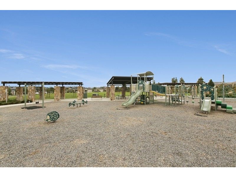 31 Evesham Street, Cranbourne North VIC 3977