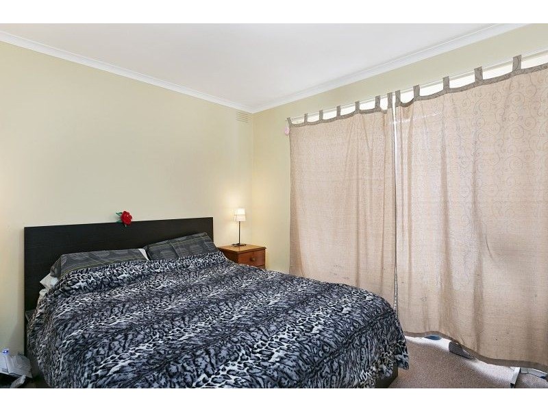 2/16 Stawell Street, Cranbourne VIC 3977