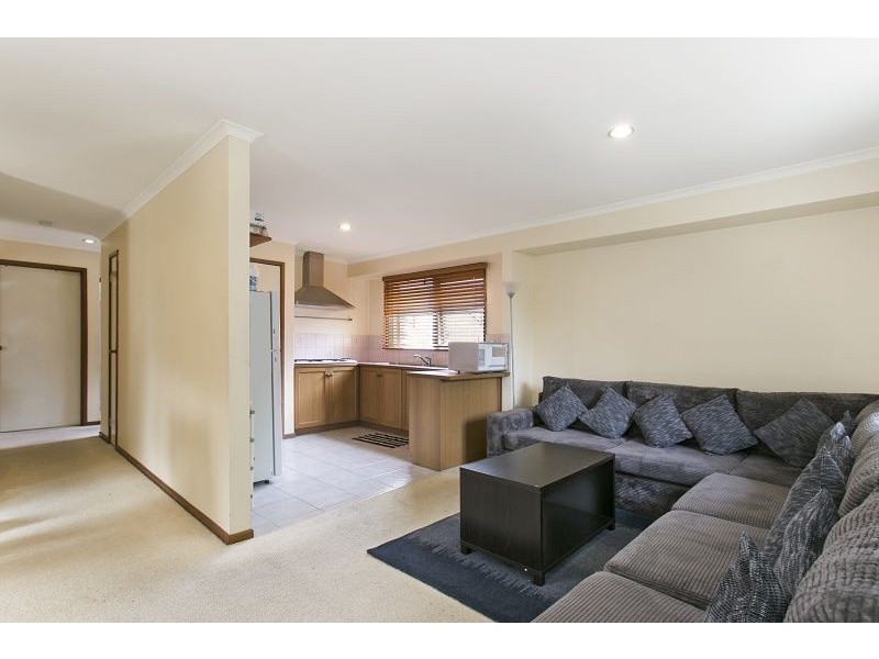 2/8 Duff Street, Cranbourne VIC 3977