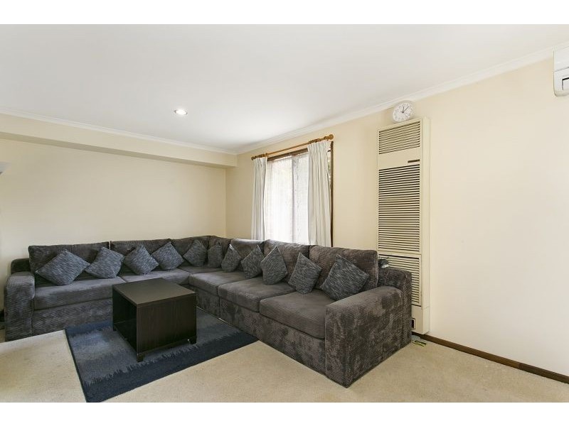 2/8 Duff Street, Cranbourne VIC 3977