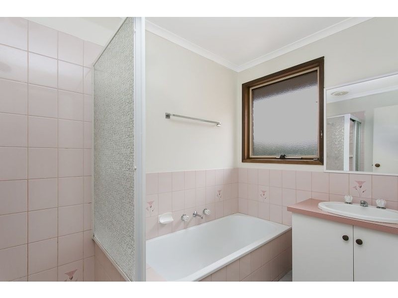 2/8 Duff Street, Cranbourne VIC 3977