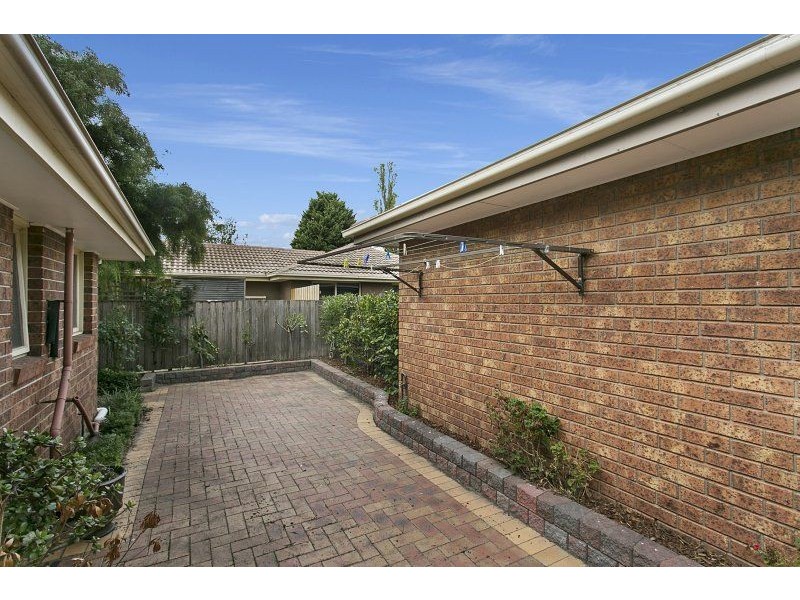 2/8 Duff Street, Cranbourne VIC 3977