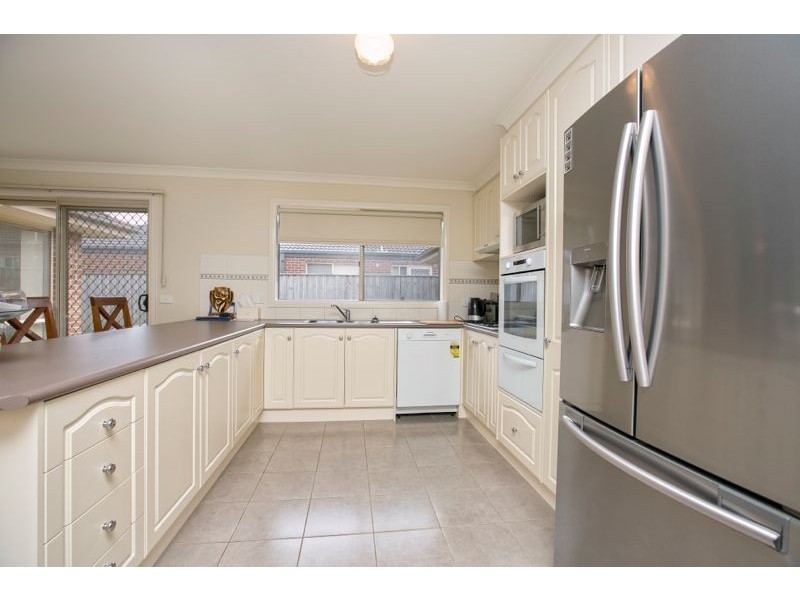 5 Glade Court, Cranbourne VIC 3977