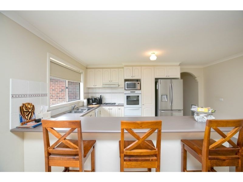 5 Glade Court, Cranbourne VIC 3977