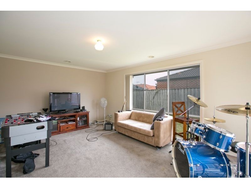 5 Glade Court, Cranbourne VIC 3977